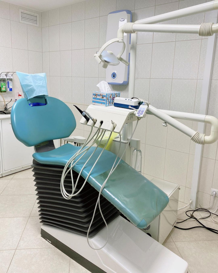 Стоматологическое кресло стоматолога-хирурга